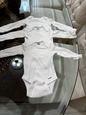 New Never Used Carter's White Long-Sleeve Baby Bodysuits - 3 Pack